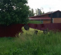 В Щёкинском районе «Матиз» протаранил забор и опрокинулся