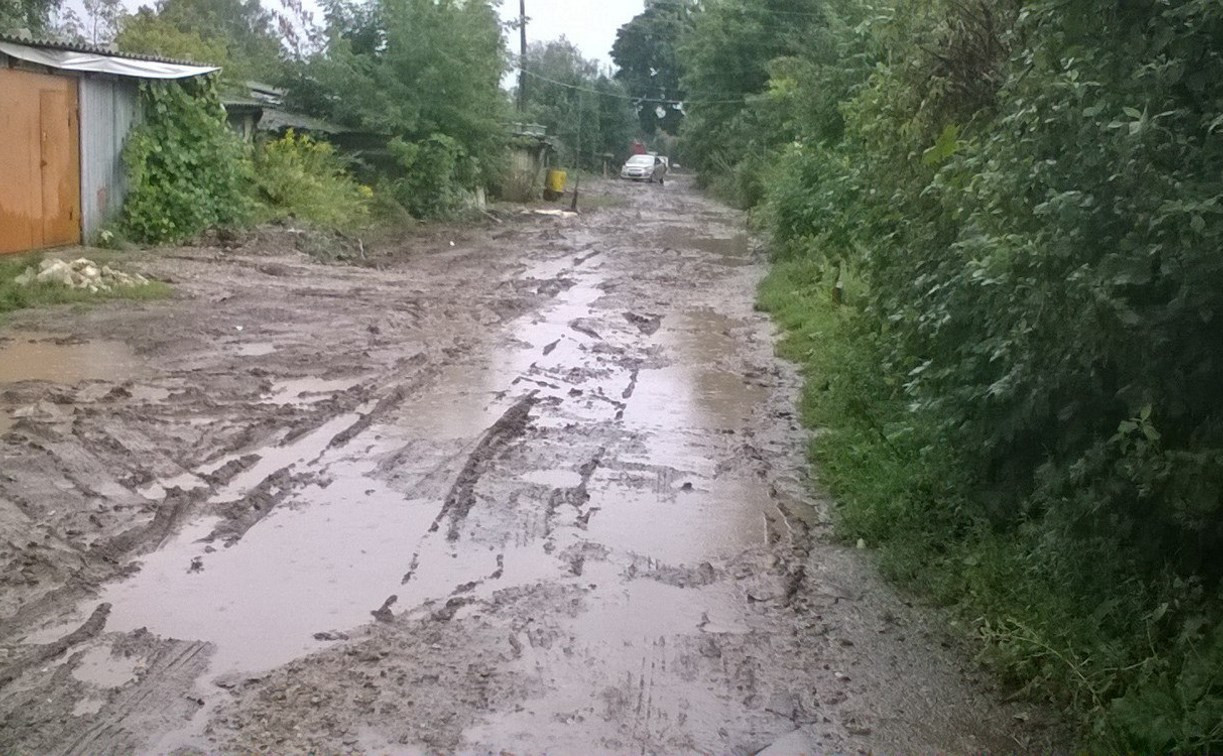 Дорога в Щёкино превратилась в болото после ремонта теплотрассы