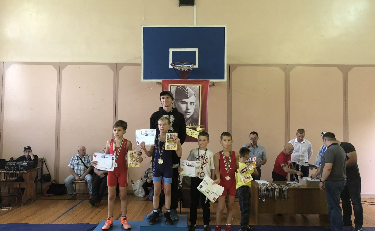 Юные туляки успешно выступили на турнире по греко-римской борьбе в Белоруссии