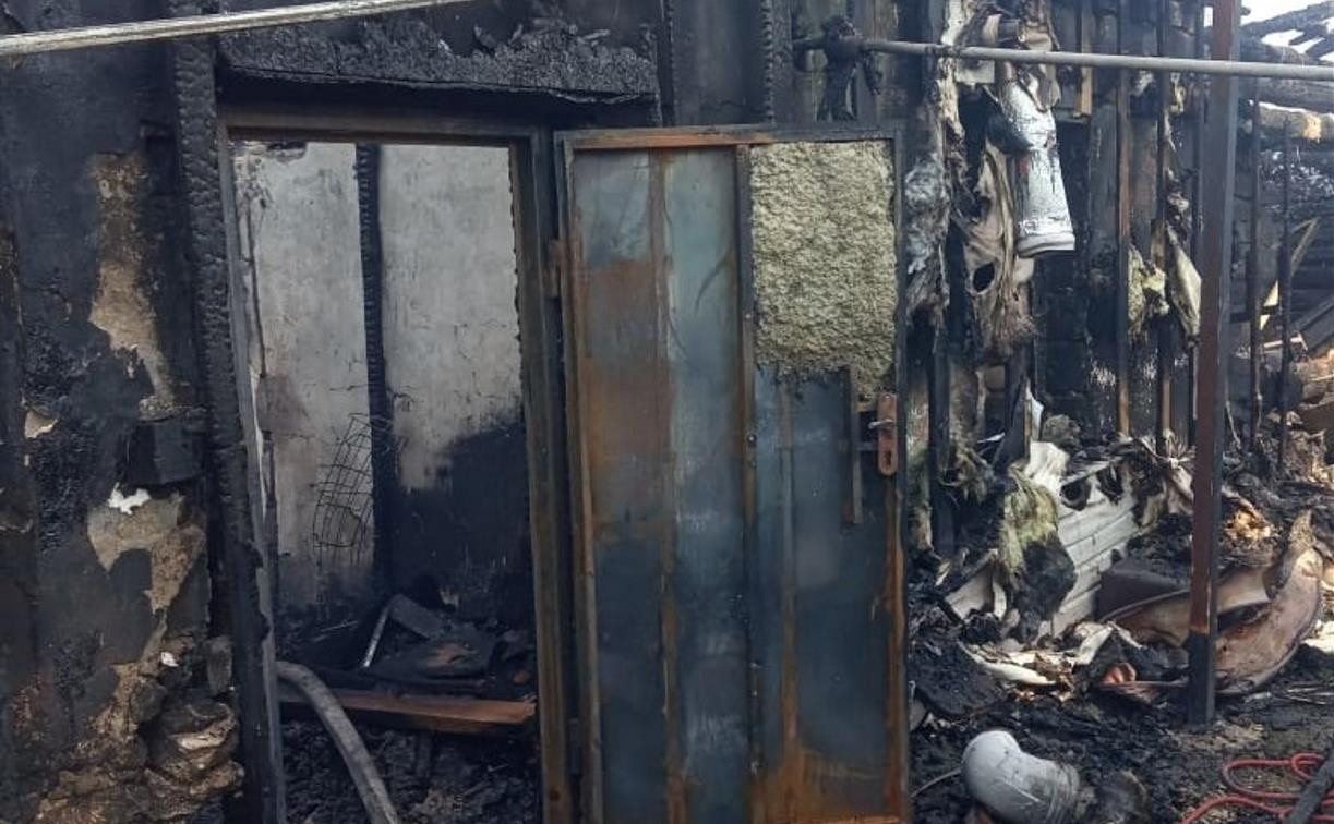 В Ясногорске сгорел дом: погорельцам нужна помощь