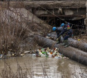В Туле из Воронки спасатели выловили плавучий мусор: видео