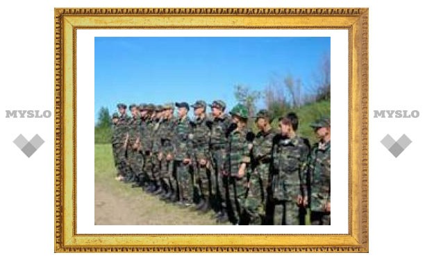 Юные туляки уезжают из военного лагеря