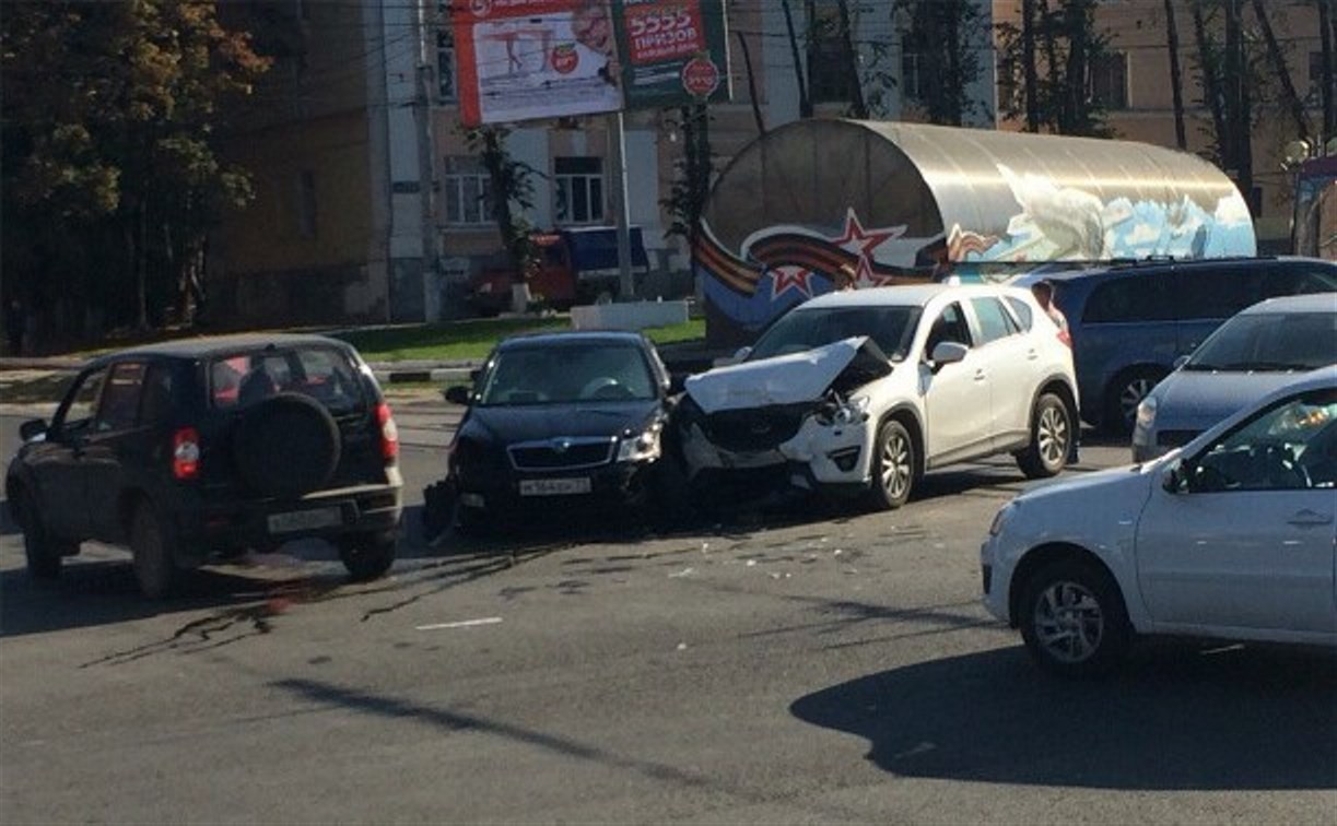 На проспекте Ленина из-за ДТП образовалась большая автомобильная пробка