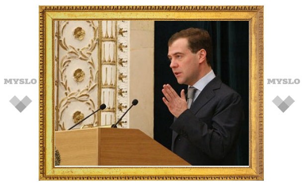 Медведев пообещал не растягивать реформу МВД на десятилетия