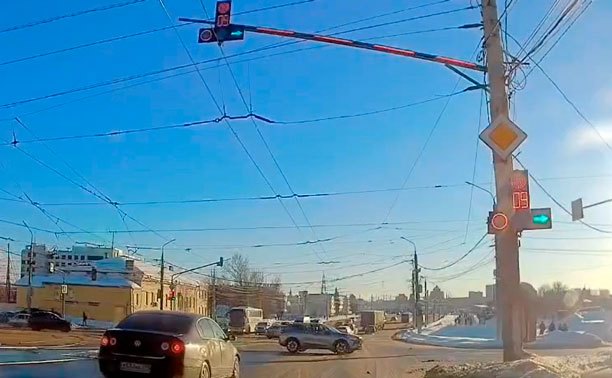 В Туле водитель трижды проигнорировал красный на светофорах