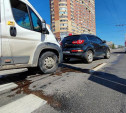 В Туле на проспекте Ленина столкнулись маршрутка и автомобиль. Собирается пробка