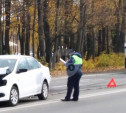 На Новомосковском шоссе столкнулись два грузовика и легковушка