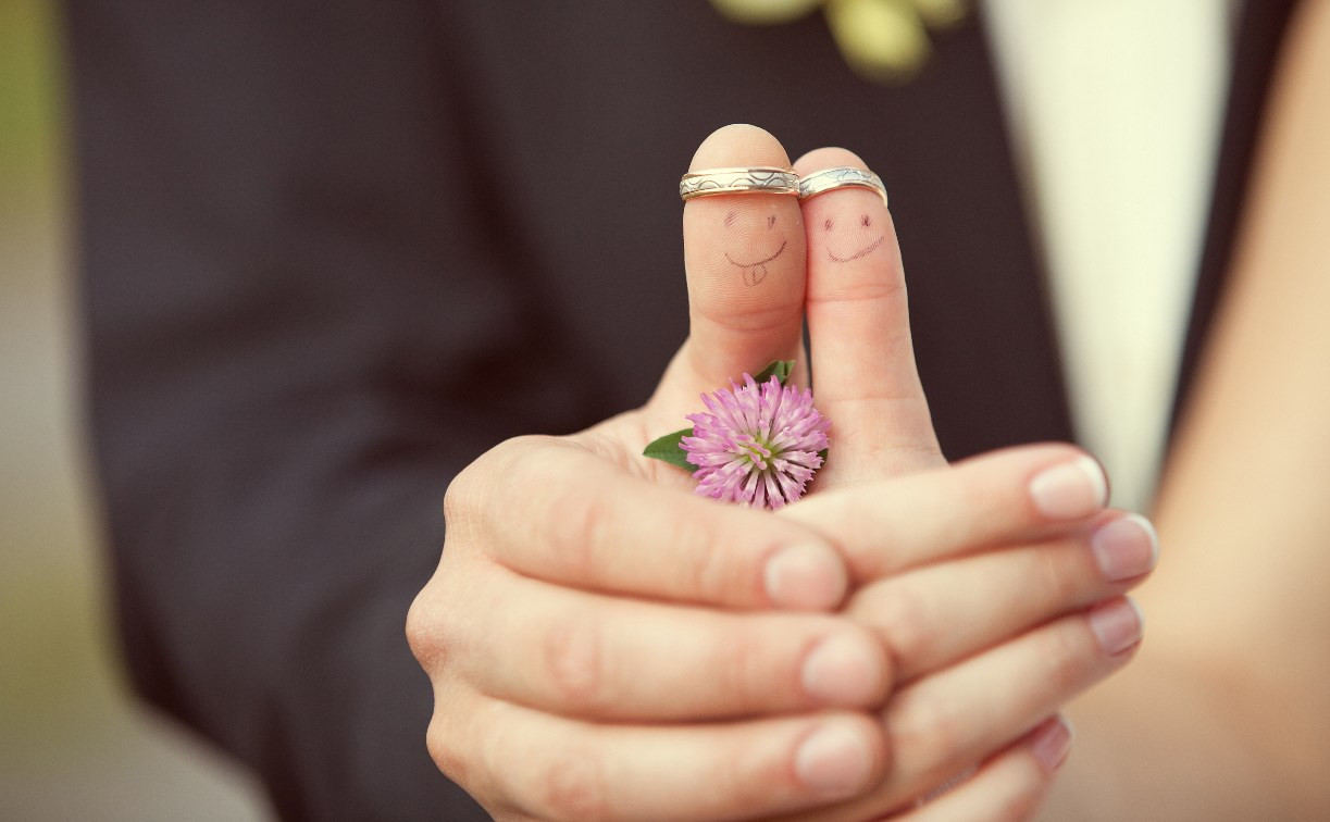 Россияне назвали идеальный возраст для вступления в брак