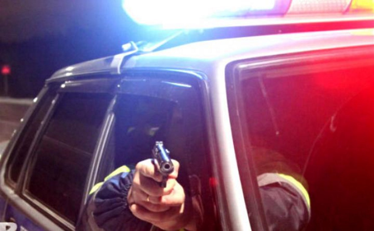 В Кимовске пьяный водитель пытался скрыться от полиции с двумя простреленными колесами 