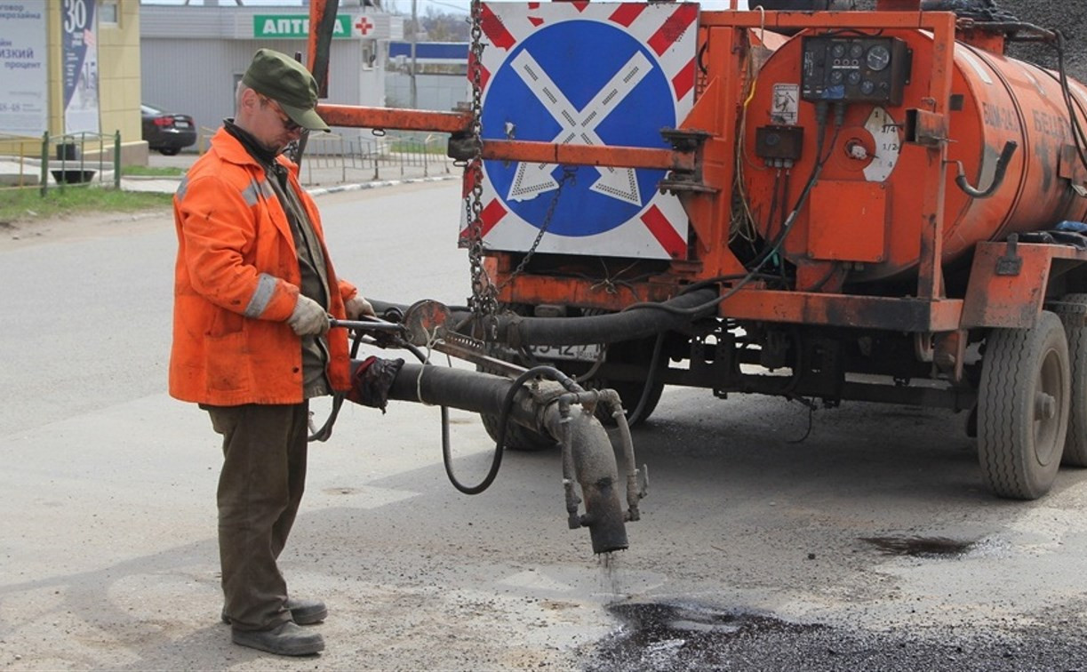 В Туле продолжается аварийно-восстановительный ремонт дорог методом пневмонабрызга