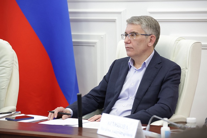 Дмитрий Миляев поручил обновить к 1 сентября кабинеты, в которых будут учиться первоклассники 