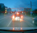 «Буквально прыгнул под колеса!»: момент вечернего наезда на пешехода на Зеленстрое попал на видео 