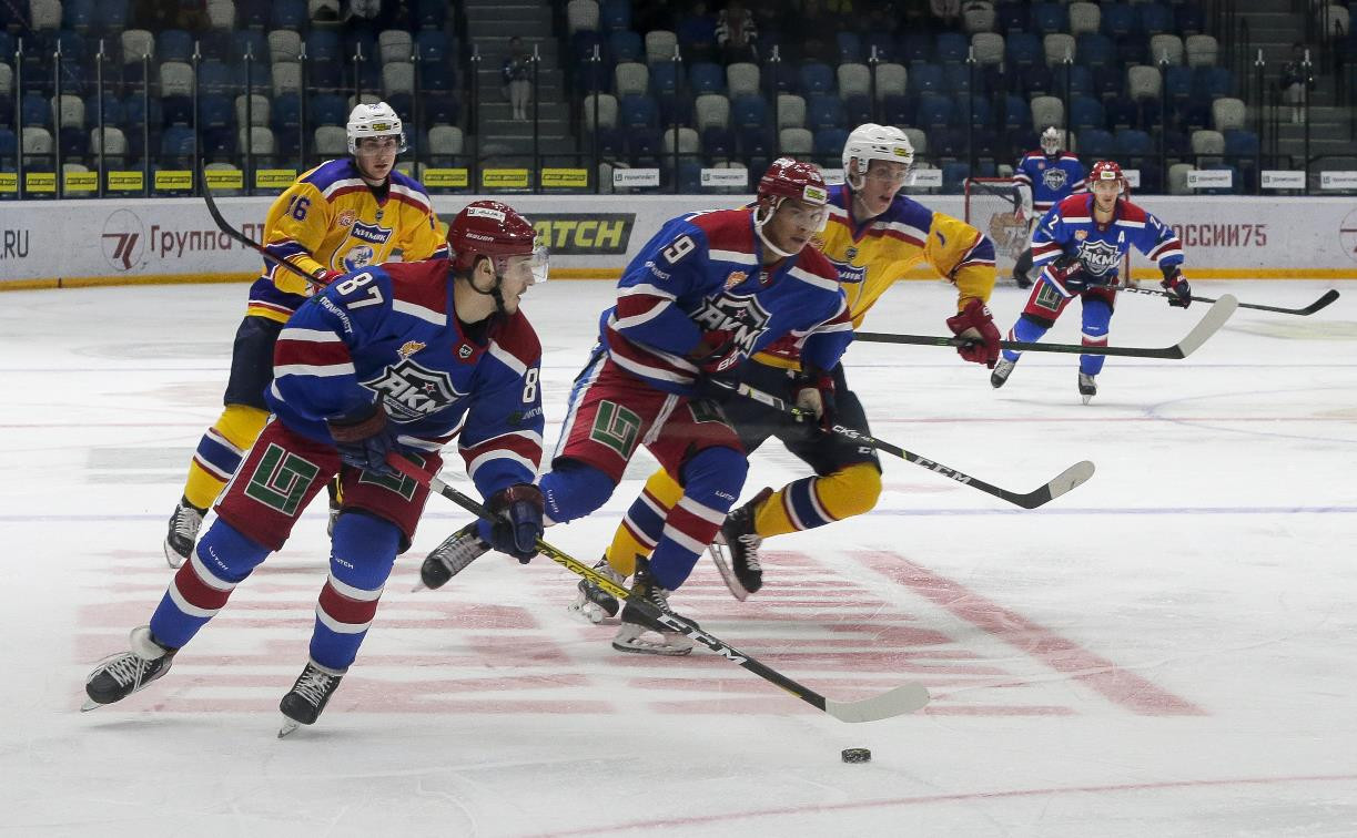 Команда «АКМ» выиграла свой первый домашний матч в ВХЛ: фоторепортаж