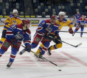 Команда «АКМ» выиграла свой первый домашний матч в ВХЛ: фоторепортаж