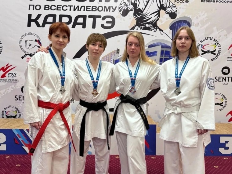 Тульские каратистки завоевали серебро на чемпионате России