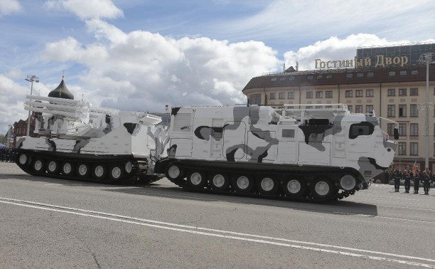 Арктический «Панцирь» и легендарная «Катюша»: на площади Ленина прошла репетиция парада Победы