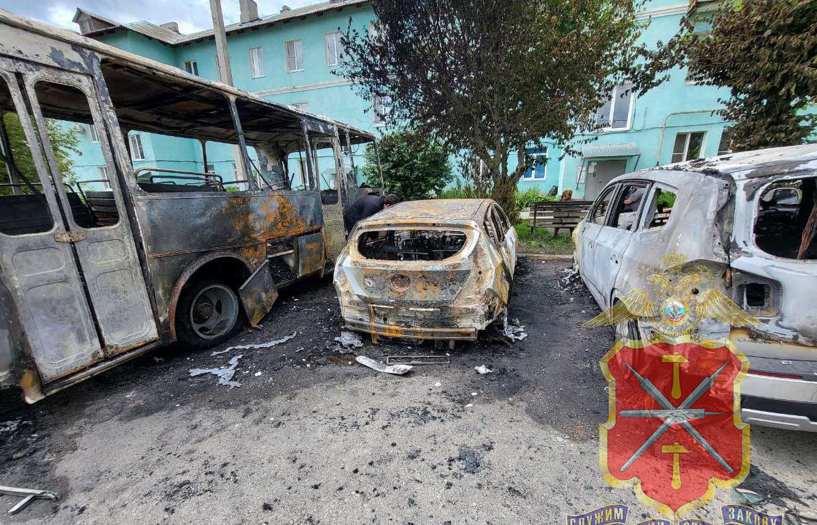 Тульская полиция задержала поджигателя трех машин и автобуса в поселке Обидимо