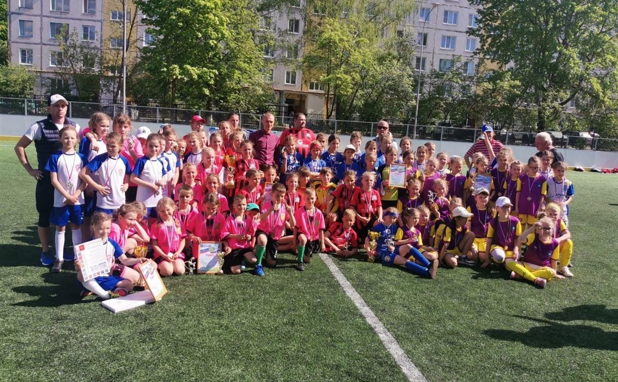 Юные тульские футболистки заняли второе место на первенстве в Мценске