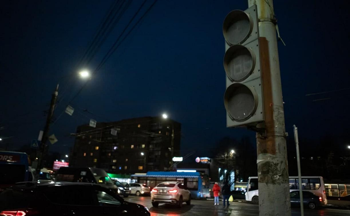 Из-за сломанного светофора на проспекте Ленина образовалась пробка 