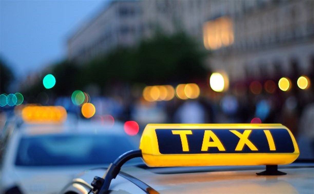 В праздники цены на поездку в такси увеличатся в два раза 