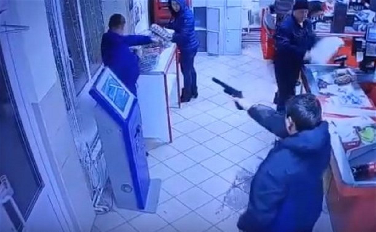 Алексинский грабитель с игрушечным пистолетом грязно обматерил полицейского
