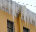 В Воловском районе в школах не убирают сосульки и снег с крыш