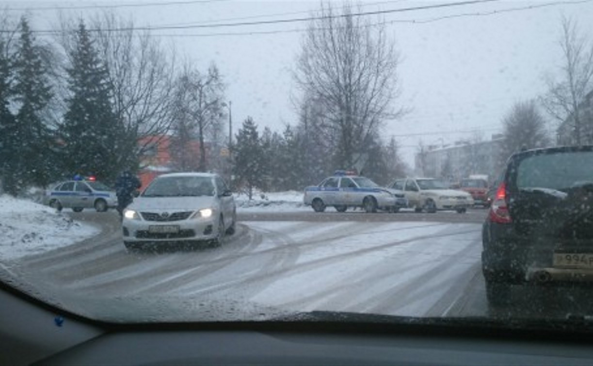 В Новомосковске в аварию попала машина полиции