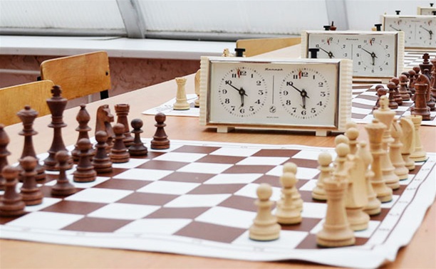 Туляки продолжают бороться за шахматную корону округа