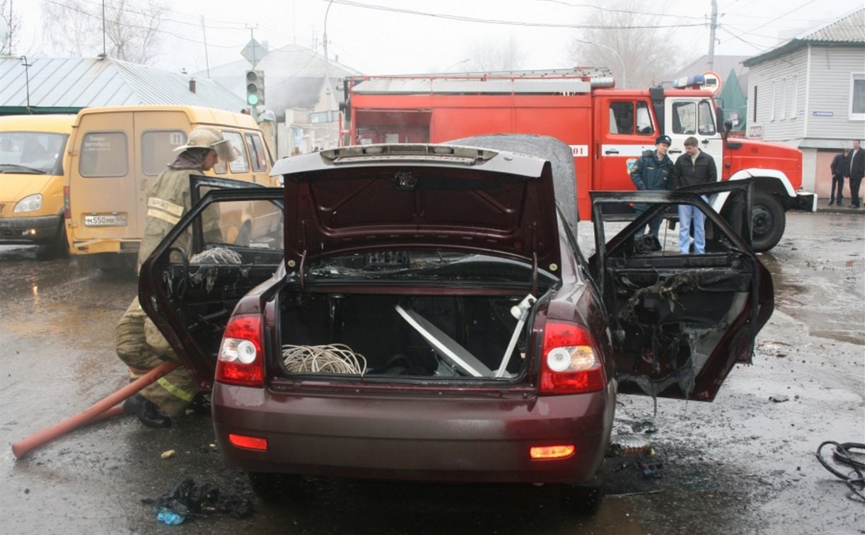 Житель Новомосковска сжёг автомобиль своей бывшей подруги