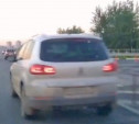 «Накажи автохама»: жесткий «подрезальщик» на Volkswagen Tiguan едва не устроил ДТП