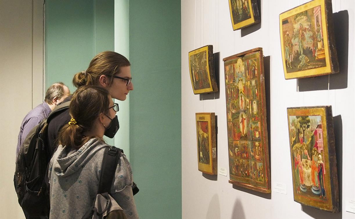 В Туле открылась выставка деревянных икон и церковных скульптур: фоторепортаж