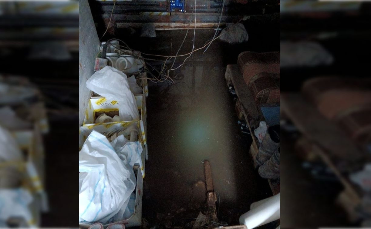 «Вонь невозможная»: в девятиэтажке на Косой Горе канализация затопила подвал