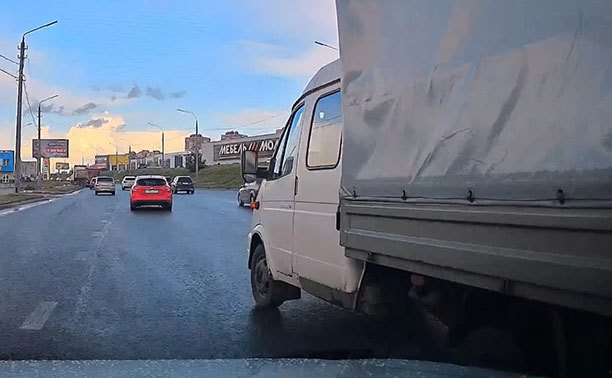 В Туле торопыга на грузовой ГАЗели едва не устроил ДТП