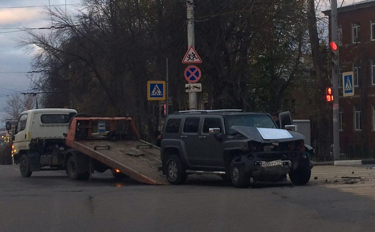 В Туле водитель «Мерседеса» сбежал после ДТП с «Хаммером»