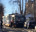 В Туле на улице Ф. Энгельса трамвай сошел с рельсов