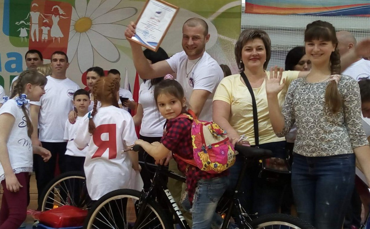 Семья из Ясногорска стала победителем регионального этапа фестиваля «Мама, папа, я»