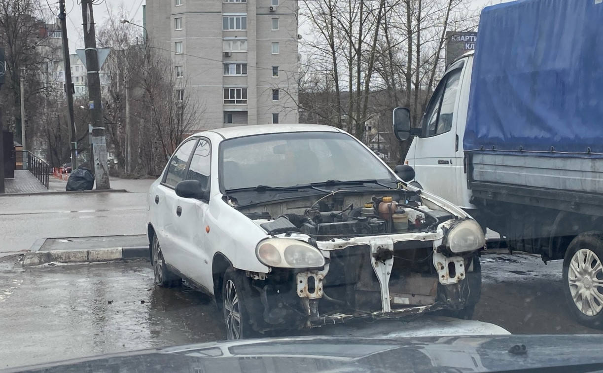 Туляки пожаловались на полуразобранный автохлам на улице Станиславского