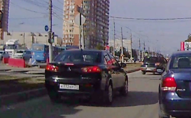 Госавтоинспекция напомнила водителю о светофоре на дублере проспекта Ленина