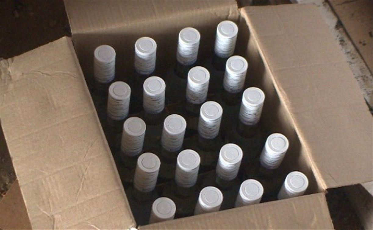 Туляк хранил в гараже более 1000 бутылок поддельного алкоголя