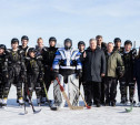 В Чернском районе школьникам подарили хоккейную экипировку