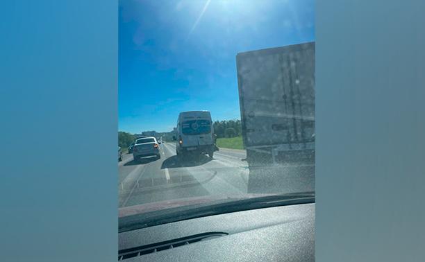 На Калужском шоссе собралась пробка из-за двойного ДТП