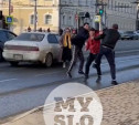 «Разбили лобовуху, избили пассажира»: тулячка сняла на видео драку на ул. Октябрьской