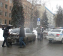 В тройном ДТП в Туле на улице Гоголевской пострадал молодой человек