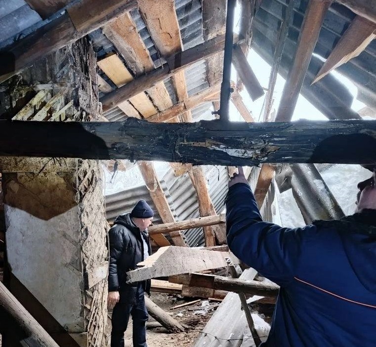 Что творится на месте обрушения крыш в двух домах Кимовска