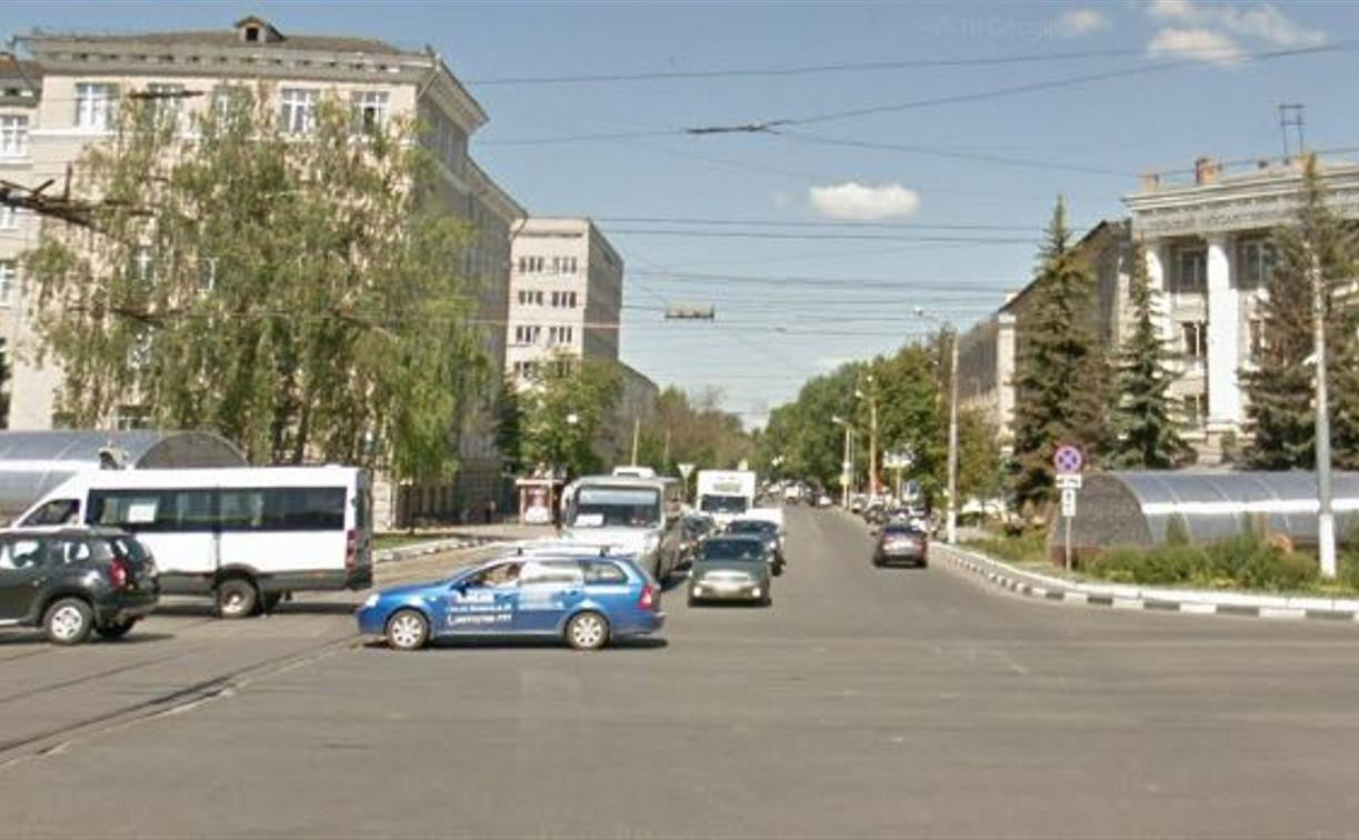 Тульские водители жалуются на новый режим работы светофора на пересечении проспекта Ленина и улицы Болдина
