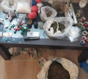 В Туле оперативники задержали за сбыт запрещенных веществ наркозависимых девушку и парня