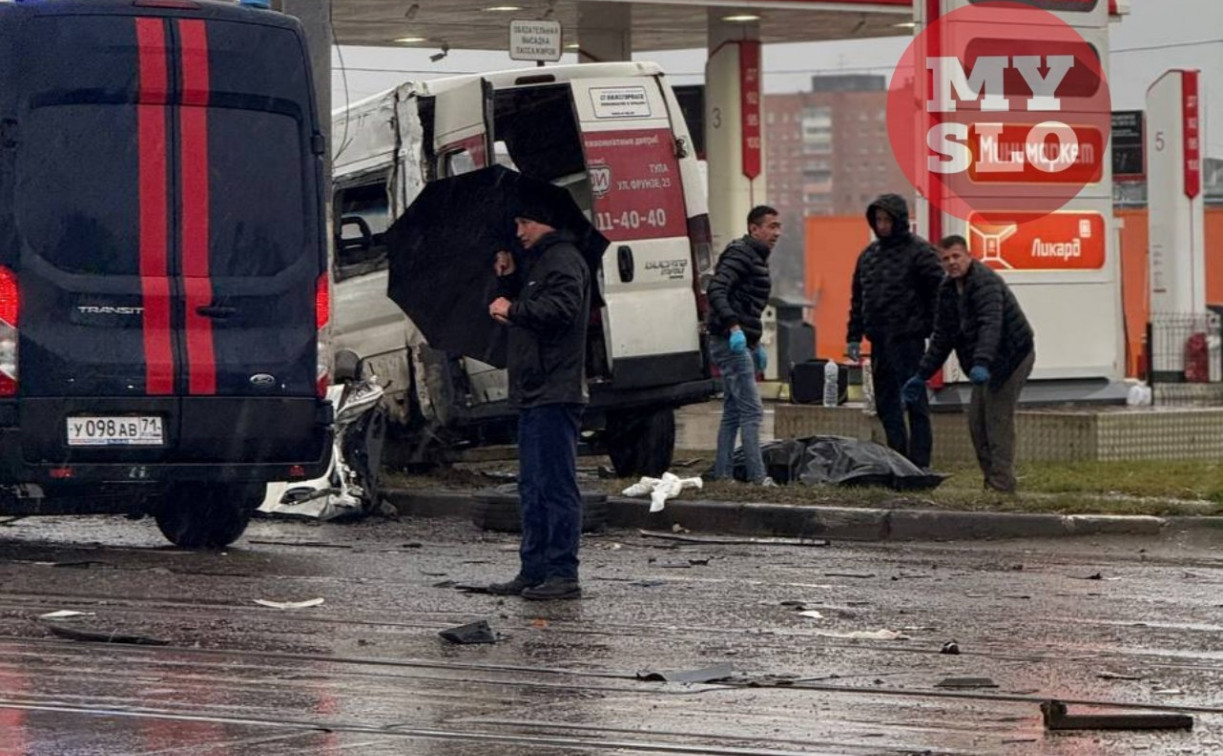 В смертельном ДТП на мосту у «Макси» пострадали 25 человек 