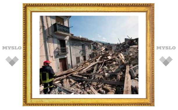 Число жертв землетрясения в Италии выросло до 235