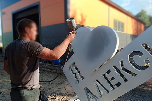 Осужденные создали арт-объект для центрального парка Алексина