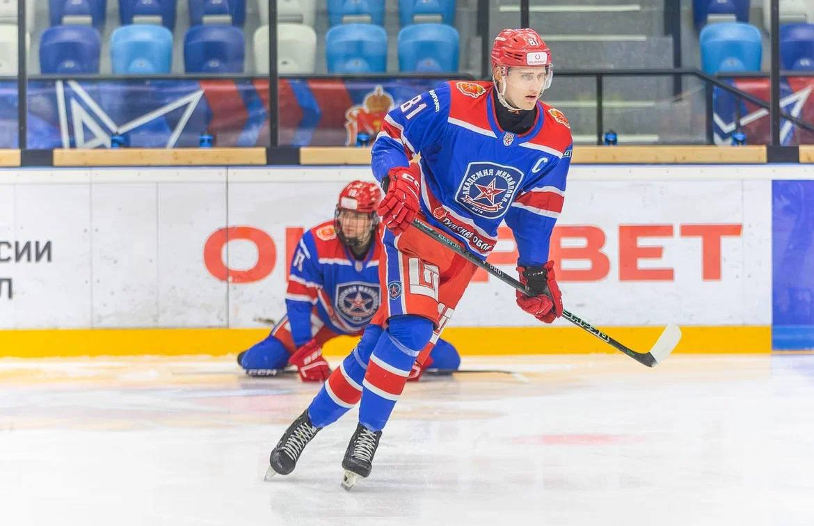 Хоккеисты «Академии Михайлова» одержали победу над «Локо»